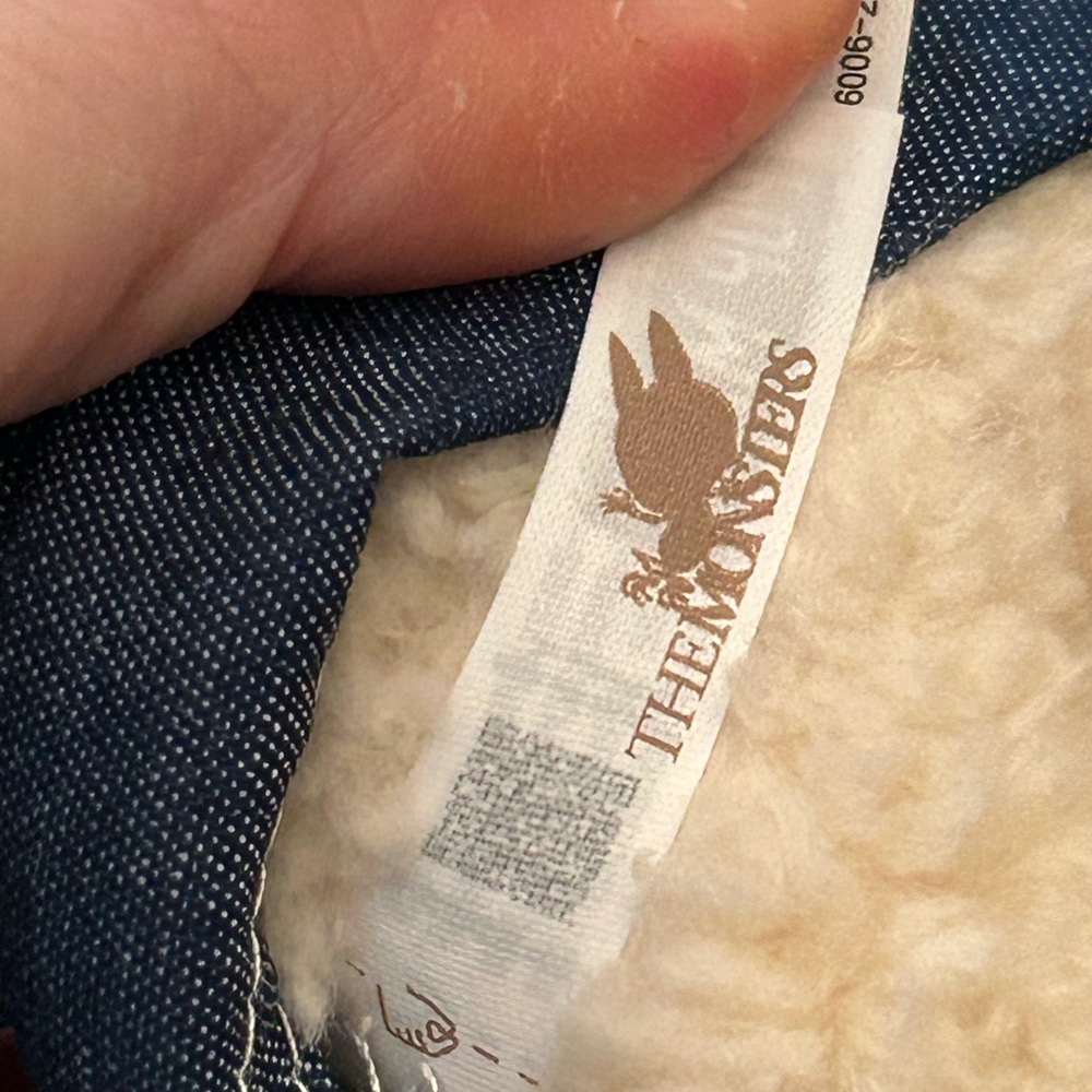 Authentic Labubu Soy milk exciting macaron from POP MART - Picture 3 of 6